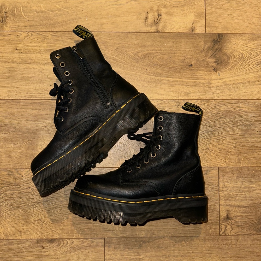 *GREAT CONDITION* DR MARTEN PLATFORM BOOTS
